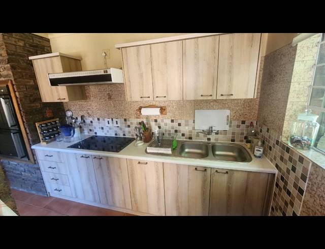 4 BEDROOM HOUSE FOR SALE IN GLENVISTA